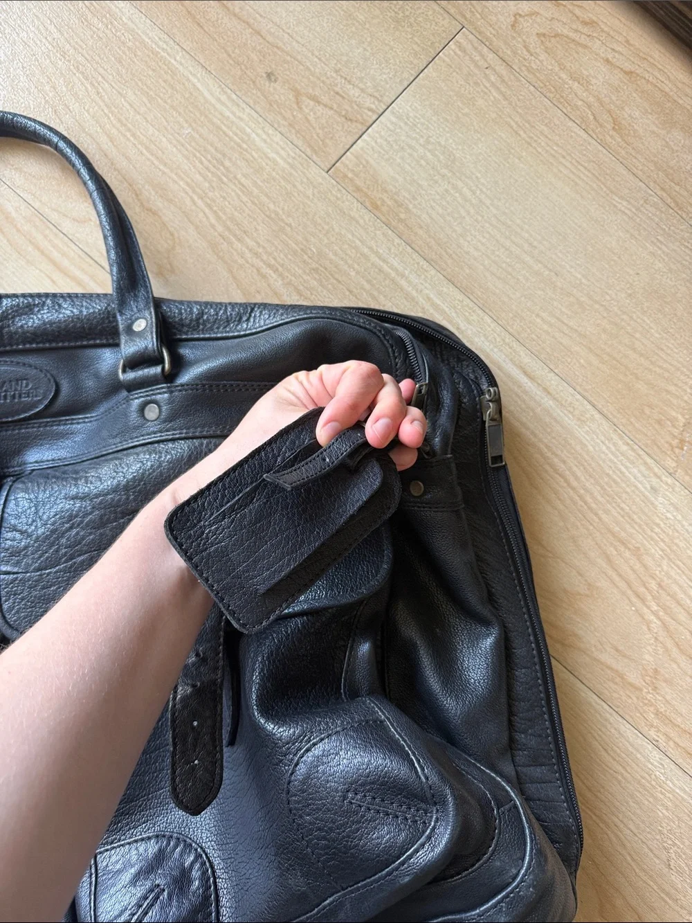 Black Leather Men’s Briefcase with Dual Front Pockets